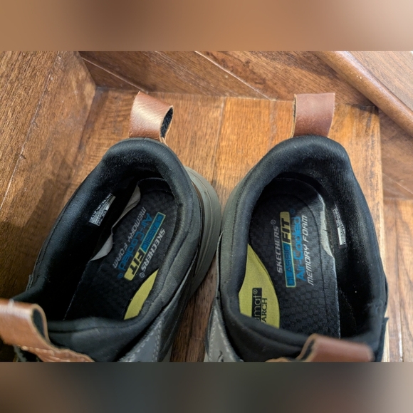 Skechers Black & Gray Men's Slip On Sneakers Size 8 - Picture 11 of 13